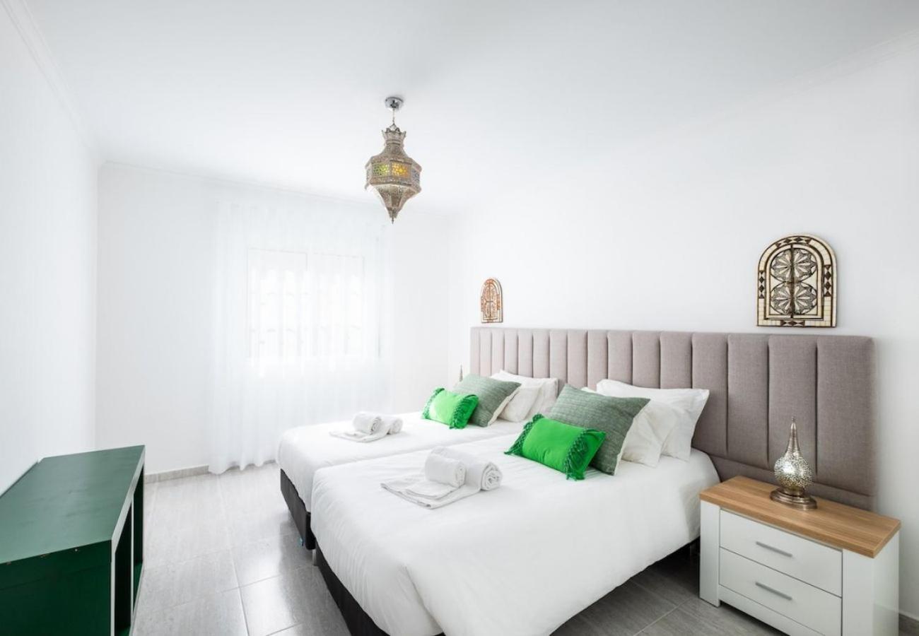 Nidio - Great Location