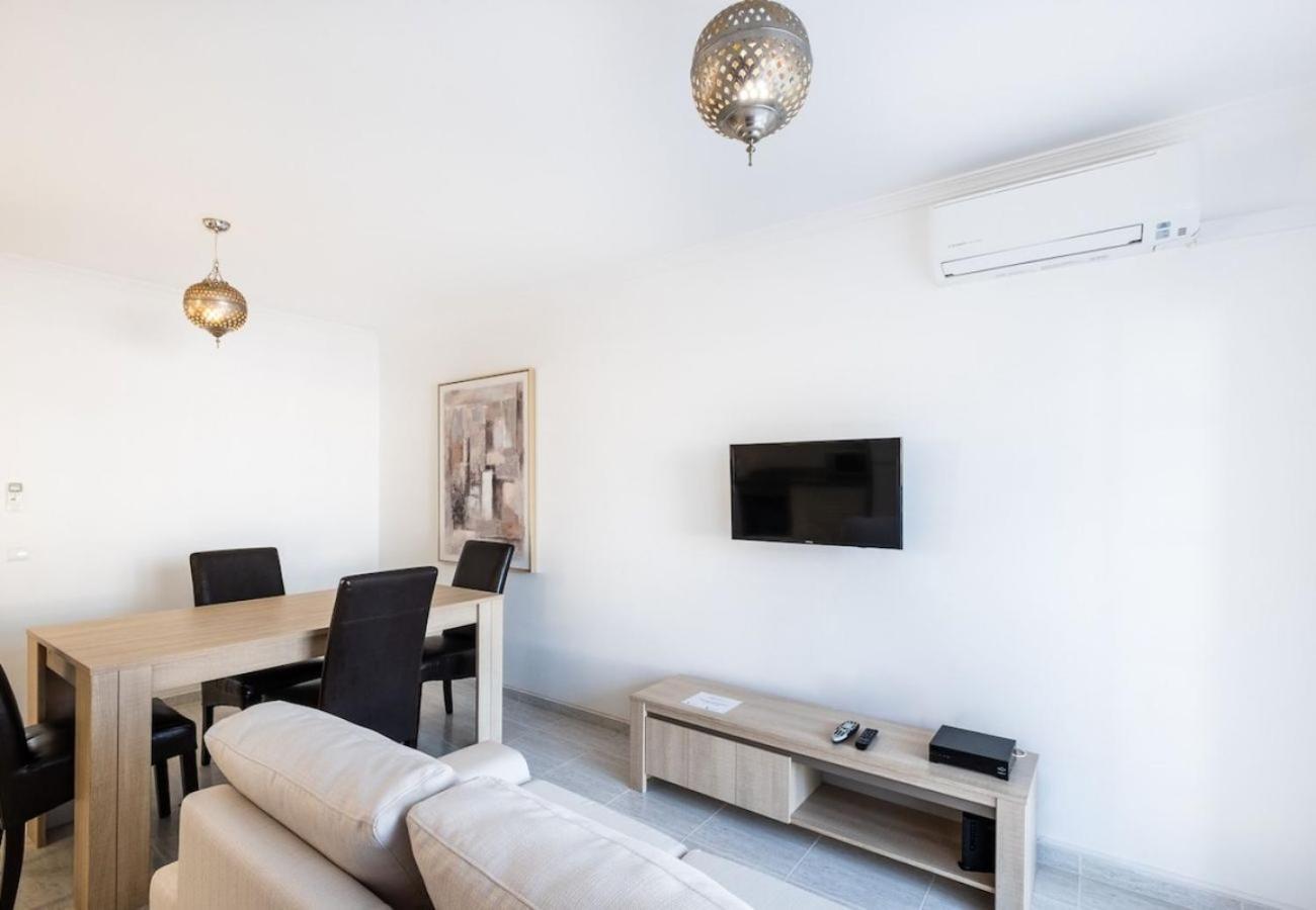 Nidio - Great Location Holiday home