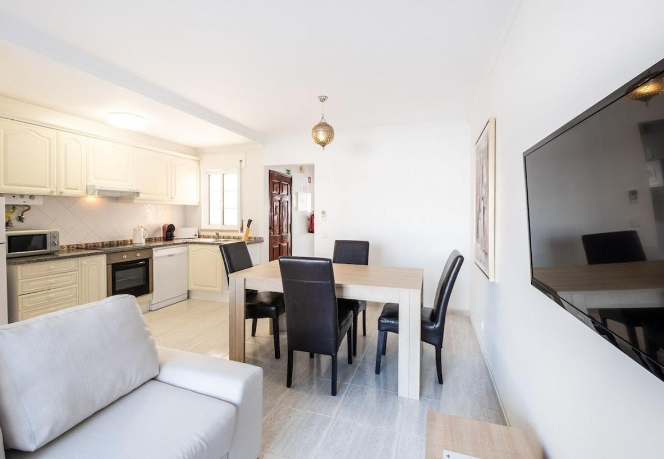 Nidio - Great Location